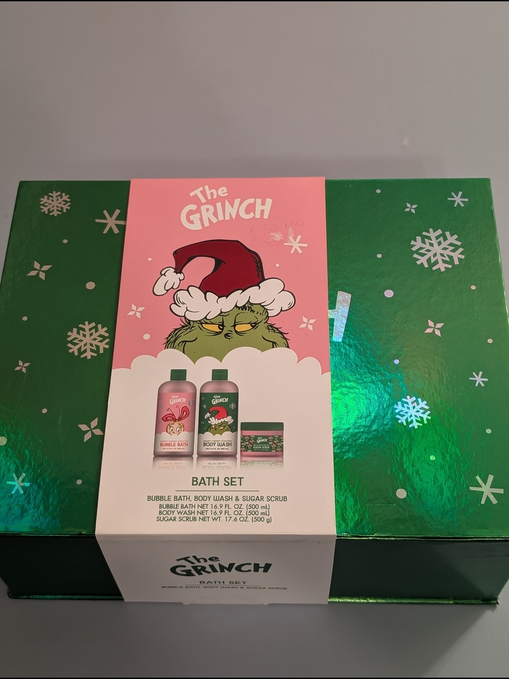 Grinch Green & Pink Holiday Bath Set - Bubble Bath, Body Wash & Sugar Scrub